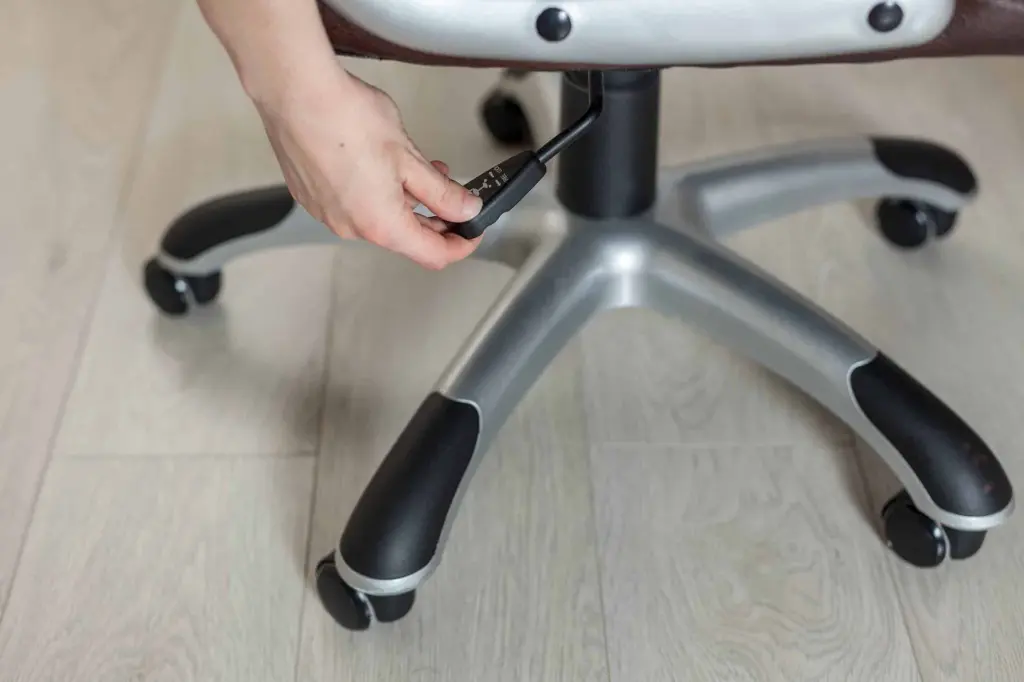 adjust-chair-height.webp